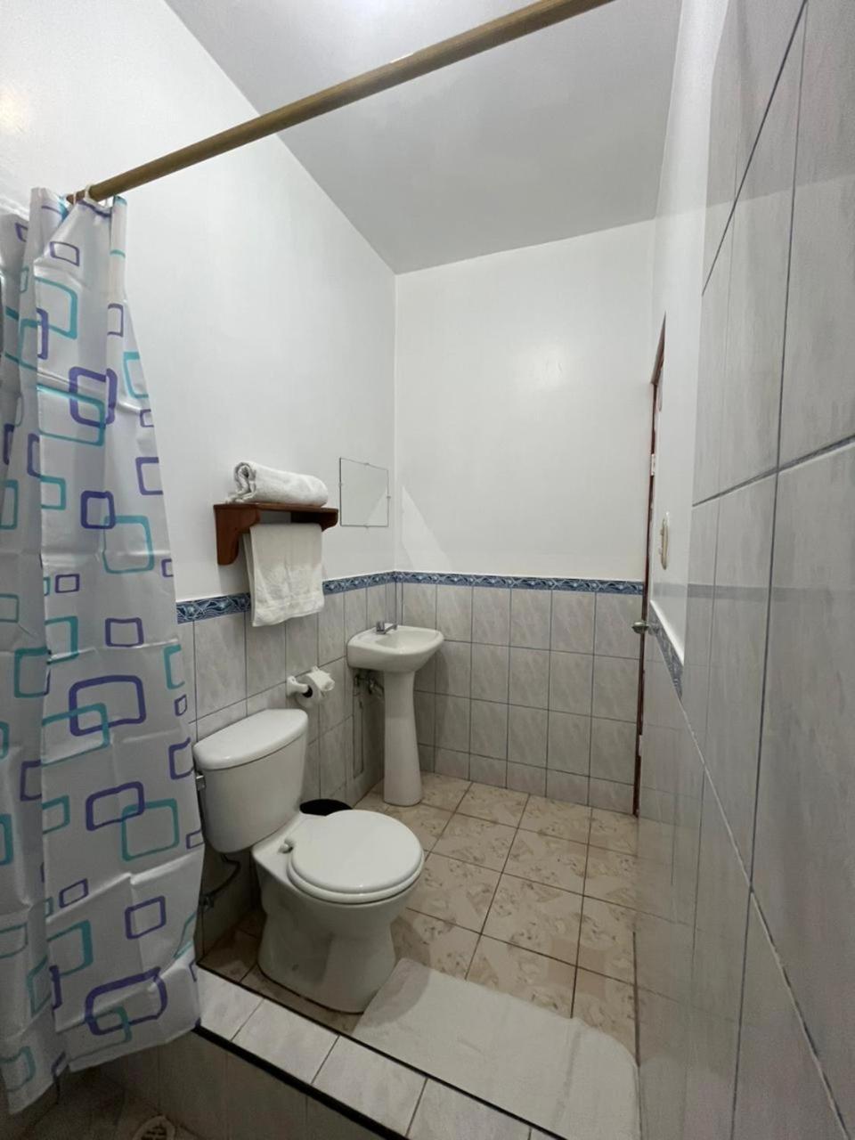 Hostal Neptuno - Poseidon Puerto Villamil Exteriér fotografie