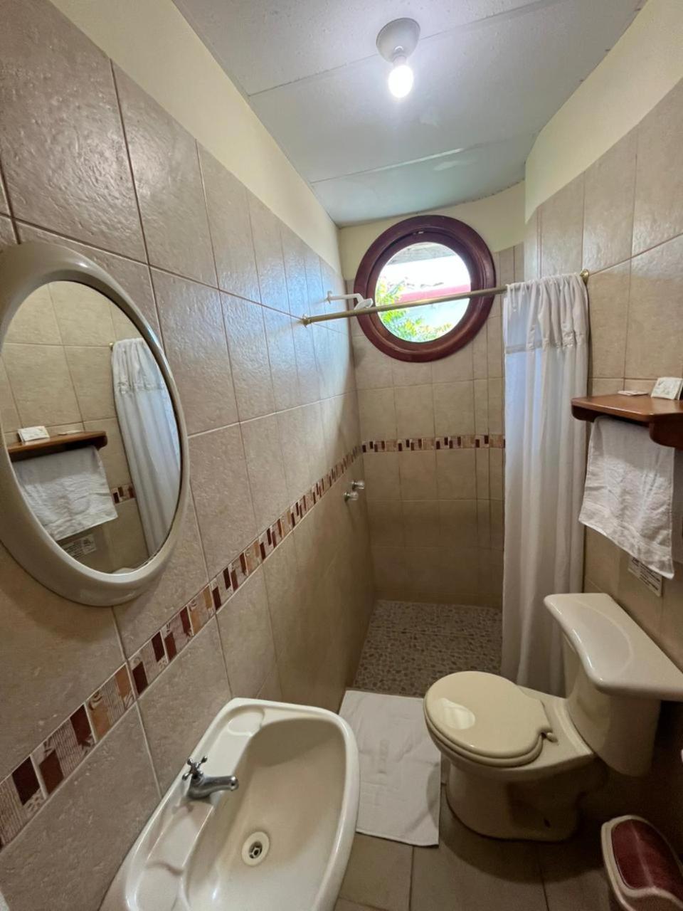 Hostal Neptuno - Poseidon Puerto Villamil Exteriér fotografie