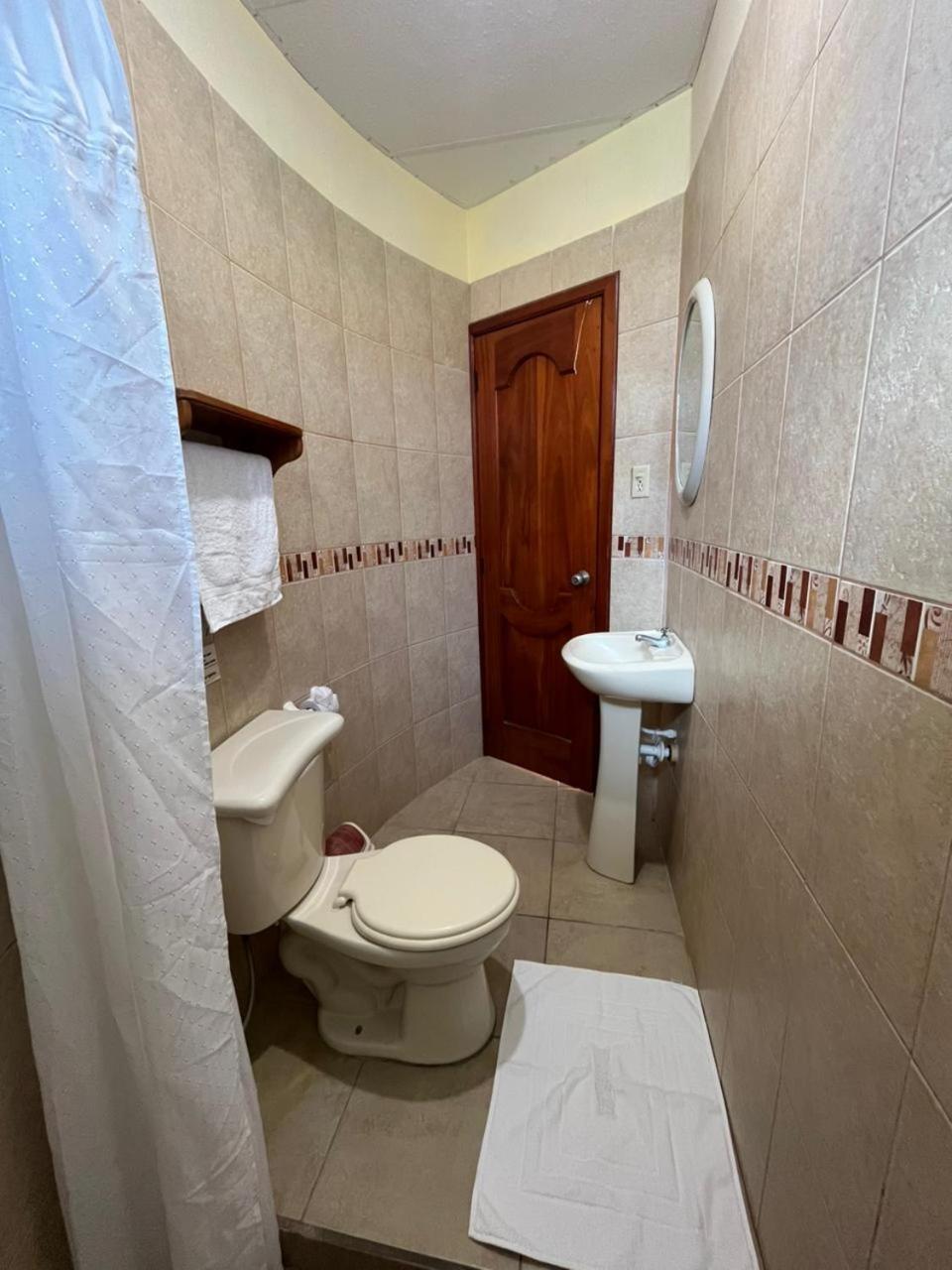 Hostal Neptuno - Poseidon Puerto Villamil Exteriér fotografie